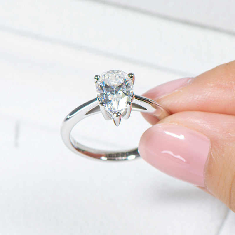 2 Carat Moissanite Ring