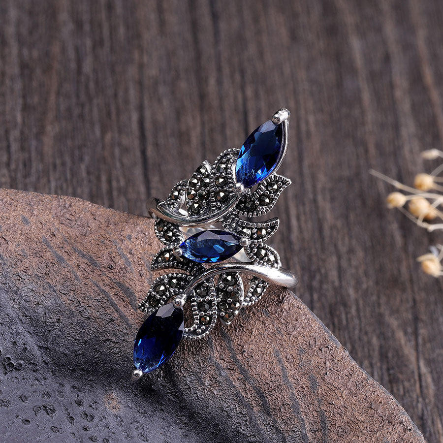 Three Stone Classic Mood Tracker Ring