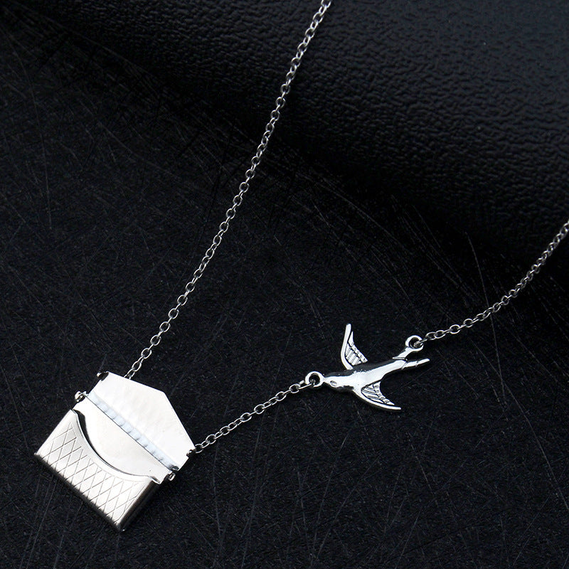 European And American Simple And Envelope Necklace