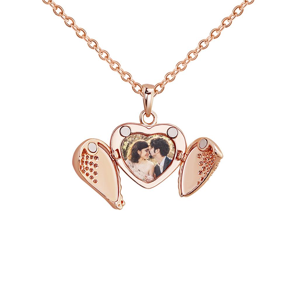 Diamond Heart-shaped  Frame Clavicle Chain Necklace