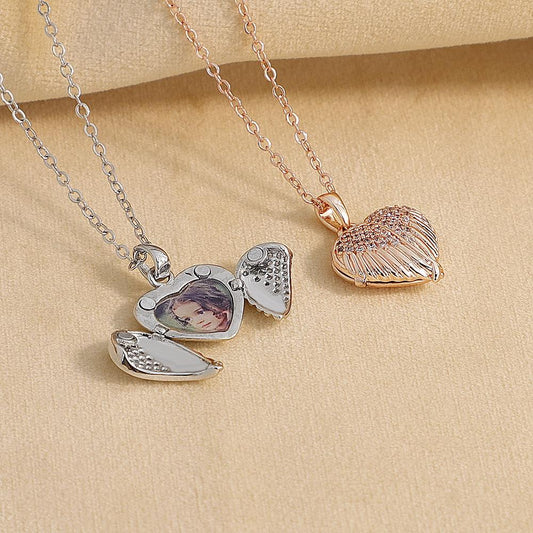 Diamond Heart-shaped  Frame Clavicle Chain Necklace