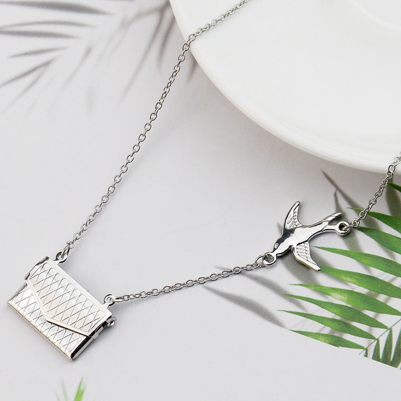European And American Simple And Envelope Necklace